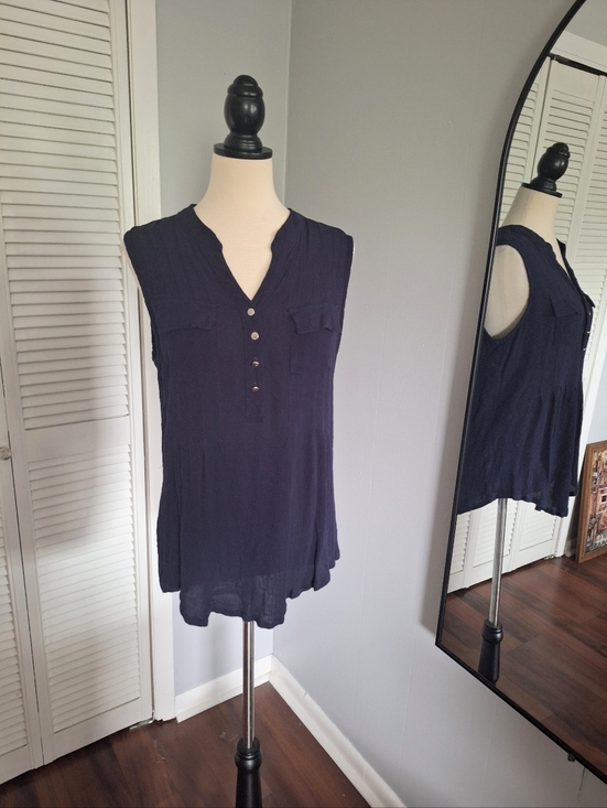 new directions Tops - New Directions Navy Flowy Sleeveless Top Blouse LG *Q
